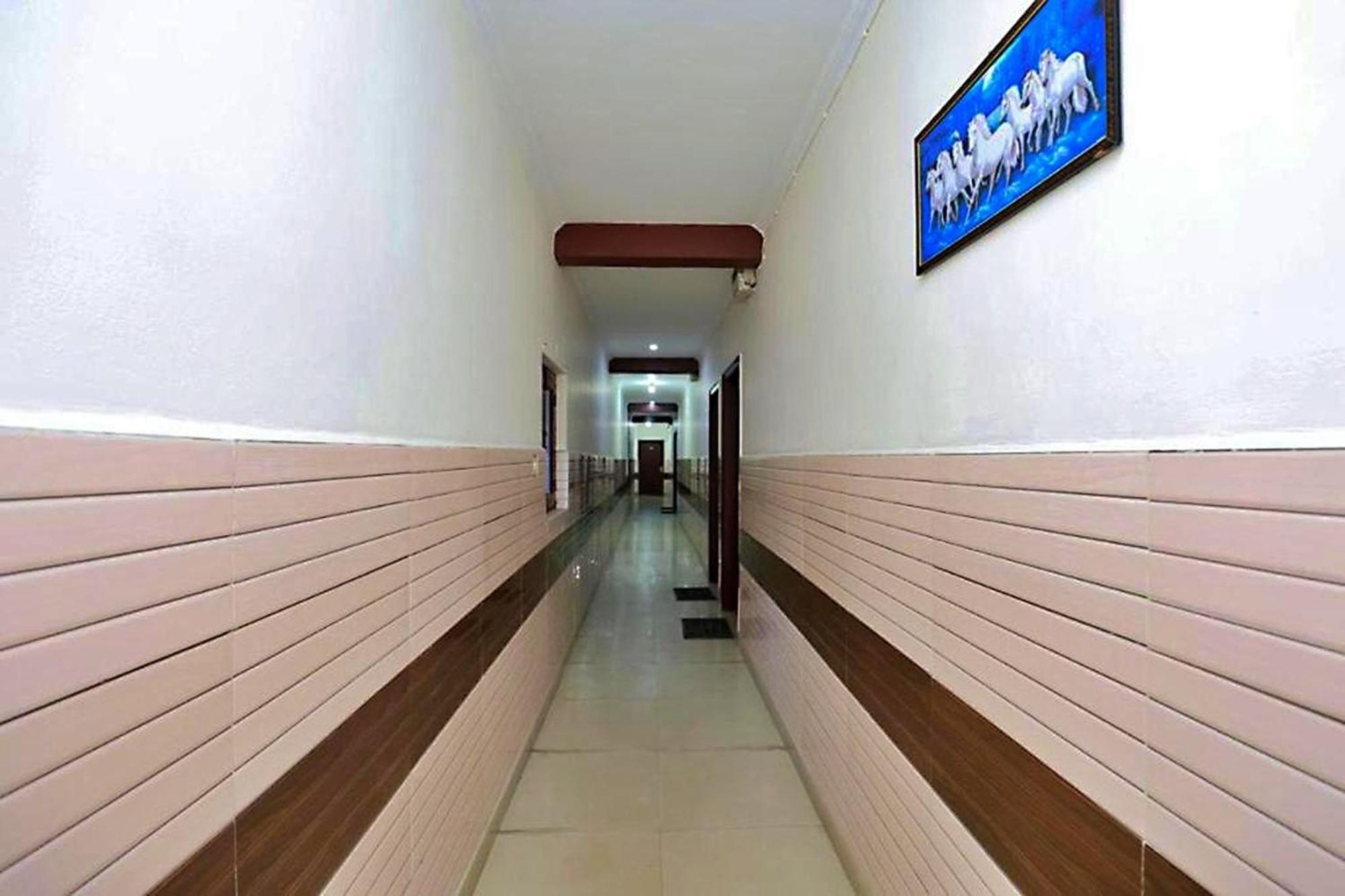 Hotel Sunlight Inn Nueva Delhi Exterior foto